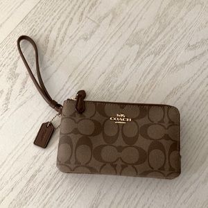 Coach Leather Wristlet - Brown